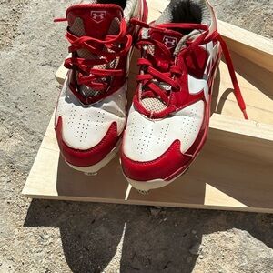 Under Armour Spine Heater softball cleats